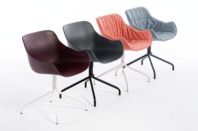Das Schalenstuhlmodell Queens DG ist in mehreren Farben und Varianten erhältlich