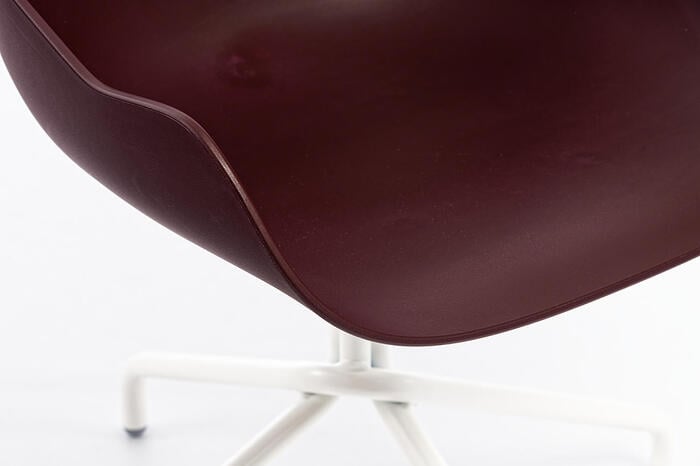Die Sitzschale ist hochwertig verarbeitet