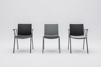 Die Stühle der Rhodos Serie können miteinander kombiniert werden