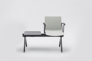 Optional können praktische Ablageflächen gewählt werden