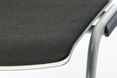 Als Polsterbezug können verschiedene Stoffarten gewählt werden