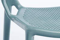 Für Stabilität sorgen dickere Plastikteile an den Rändern des Stuhles