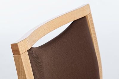 Sehr ergonomisch ist die Rückenlehne gebogen