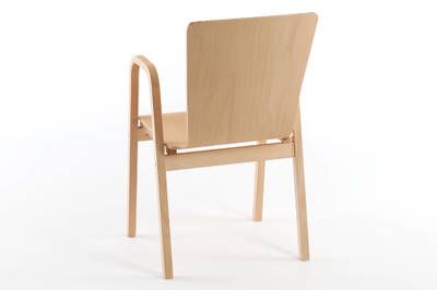 Unsere Sydney Stühle mit Holzschale und Holzgestell