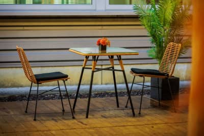 Unsere Rattanstühle können auch mit Sitzkissen bestellt werden