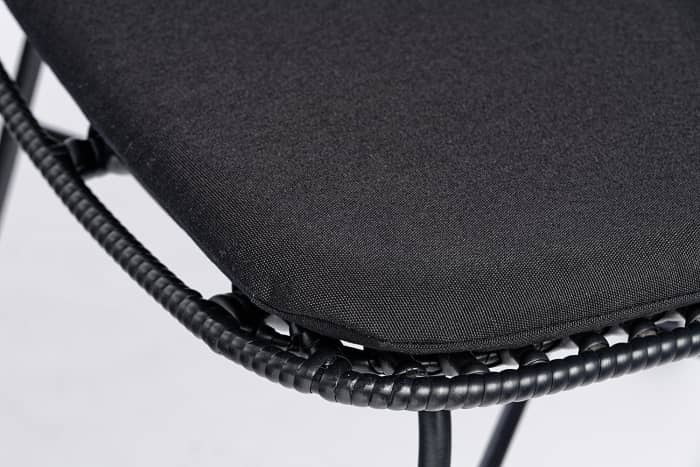 Die Sitzkissen passen sich der Sitzflächen an