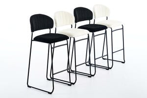 In einer Reihe an der Bar sehen diese Stühle sehr gut aus In einer Reihe an der Bar sehen diese Stühle sehr gut aus