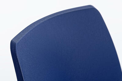 Leicht zu reinigende und ein ergonomisches Sitzen ermöglicht die Rückenlehne des Toledo AL SP