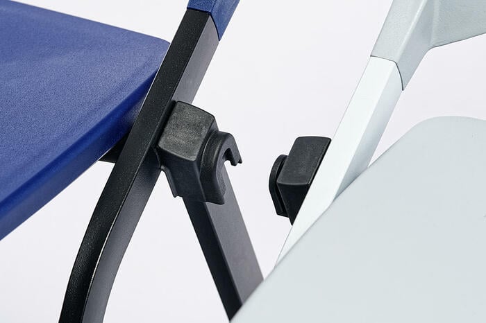 Der erhältliche integrierte Reihenverbinder ist sehr unauffällig