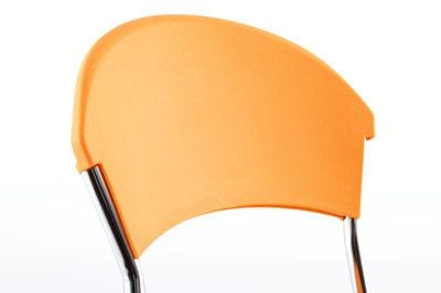 Das offene Design der Wartetimmerstühle in Kombination mit dem filigranen edlen Gestell bieten ein attraktives Stuhlmodell