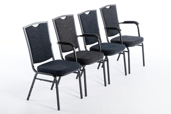 Mit dem Amlehnenstuhl lassen sich perfekte Stuhlreihen bilden