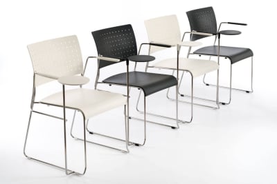Auch mit kleinem Tisch können die Turin AL ST in Reihe gestellt werden