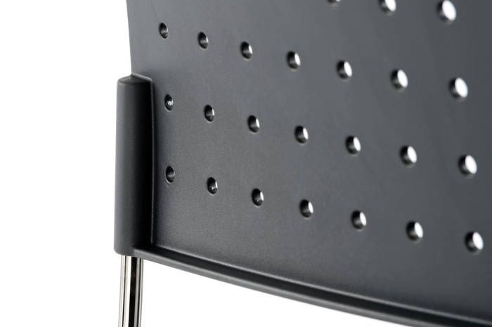 Die designte Rückenlehne sorgt für eine leichte Optik