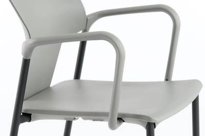 Die Sitzfläche und Armlehnen sind sehr hygienisch und leicht zu reinigen