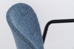 Eine ergonomisch gebogene Rückenlehne