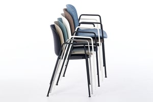 Gestapelt verbraucht der Adrial AL wenig Platz