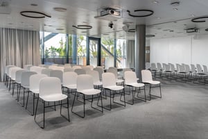 Die Adria KU lassen sich in großen Räumen stellen