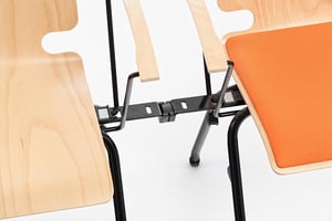 Unsere Stuhlverbinder sind 3fach verstellbar