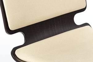 Der Übergang von Sitzfläche zur Rückenlehne ist sauber verarbeitet