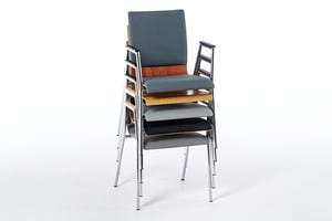 Die Armlehnenstühle Alaska AL SP sind stapelbar