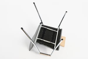 Ansich vom Stuhlgestell von unten