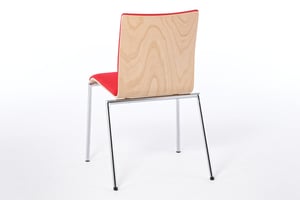 Von hinten hat die Rückenelehne eine schöne Holzmaserung