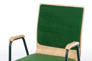 Die Rückenlehne ist ebenfalls hochwertig gepolstert