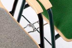 Die hervorgezogenen Verbinder können einfach eingehakt werden