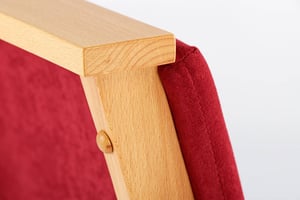 Alle Kanten des Kirchenstuhls Bamberg sind abgerundet