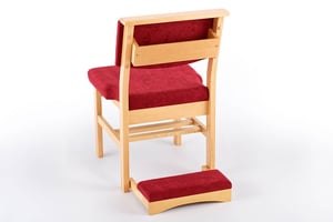 Auch die optionale Kniebank ist gepolstert