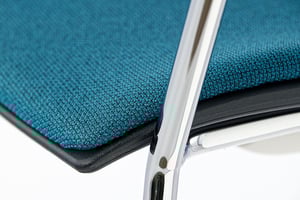 Polster Kunststoffschale und Gestell sind aufeinander abgestimmt