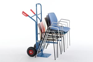 Gestapelt können die Berlin AL mit der Stuhlkarre transportiert werden