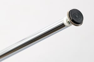 Gelenkkunststoffgleiter an unseren Chromgestellen