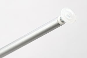 Kunststoffgelenkgleiter an den Stuhlbeinen schützen den Boden