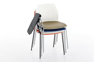 Die Berlin ST Collegestühle können gestapelt werden