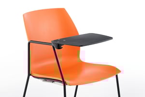 Viele Kunststofffarben stehen zur Auswahl bereit