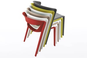 Die farbenfrohe Stapelstühle Capri