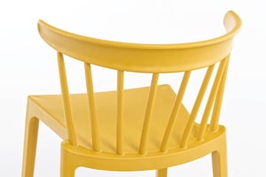 Durch die gebogenen Rückenstäbe ist der Stuhl sehr ergonomisch