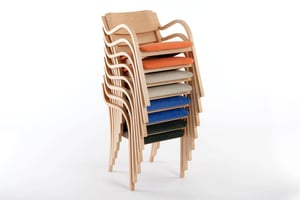 Unser Stapelstuhl Dheli AL SP ist in vielen Farben erhältlich