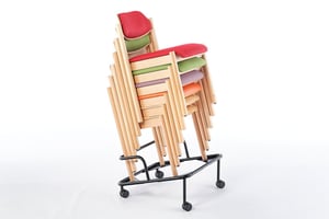 Mit dem universalen Transportrollwagen können unsere Holzstühle transportiert werden