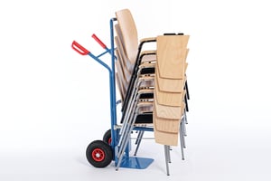 Unsere Schreibtablarstühle Florida ST können mit der Stuhlkarre transportiert werden