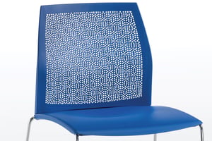 Die Rückenlehne besticht durch ein sehr ansprechendes Mosaik-Design und ist atmungsaktiv und ein Hingucker zugleich