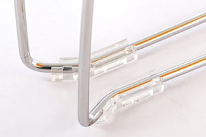 Die Bodengleiter sind aus transparentem Kunststoff