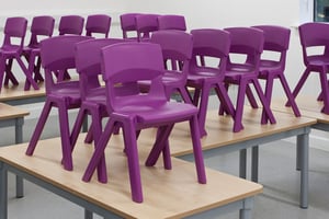 Unsere Granada KIDS sind sehr leichte Kunststoffstühle