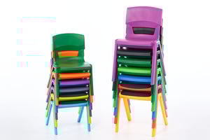 Unsere Monoblockstühle Granada gibt es in verschiedenen Größen