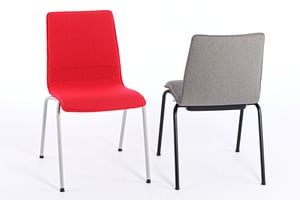 Der Bezugsstoff ist in schönen Farben wählbar