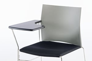 Der komfortable Konferenzstuhl ermöglicht die hochwertige Bestuhlung von Veranstaltungen