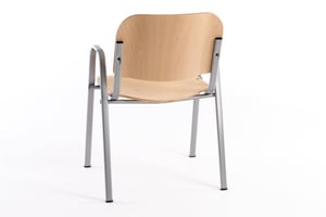 Die Querstrebe ist auch von hinten sichtbar