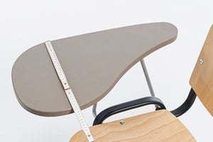 Das Tablar ist gute 29 cm breit Das Tablar ist gute 29 cm breit