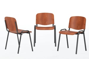 Der Iso Plus HO ist ein sehr moderner und robuster Holzstuhl